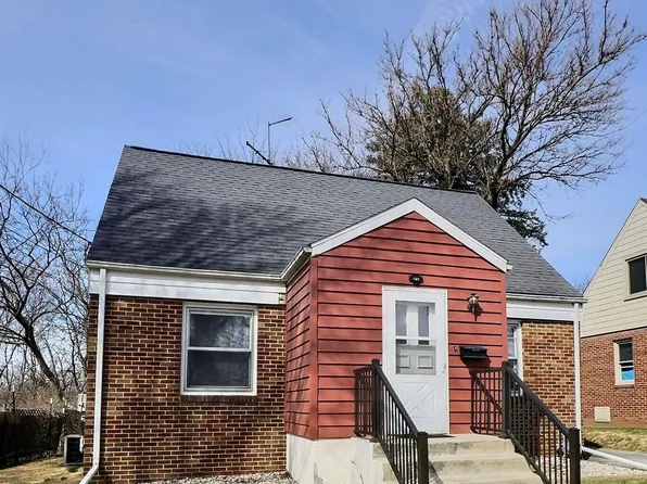 809 Academy St, Valparaiso, IN 46383