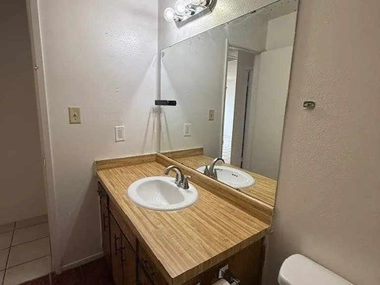 624 N Encina St — Photo 11