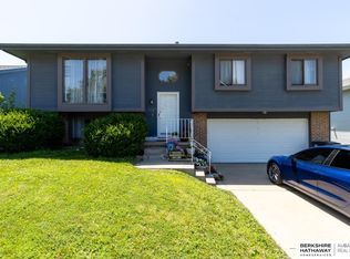 16537 Weir St, Omaha, NE 68135