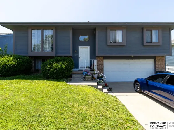 16537 Weir St, Omaha, NE 68135