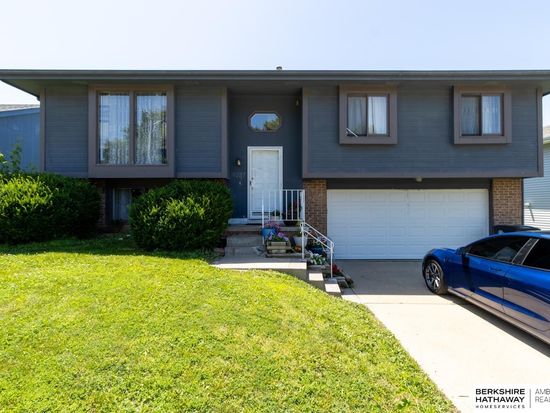 16537 Weir St, Omaha, NE 68135