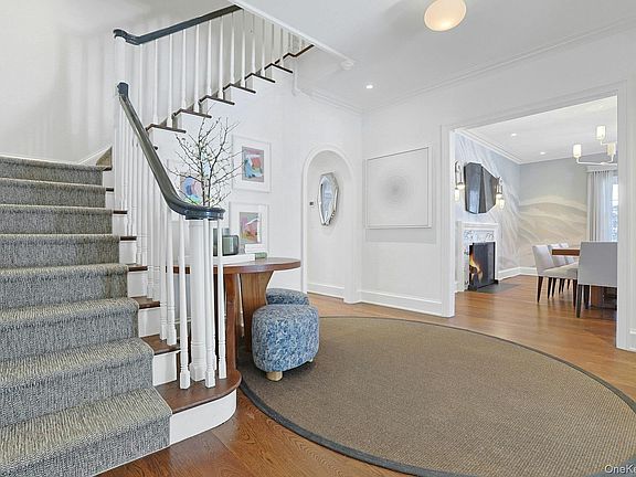 3rd image of 19 Overlook Road