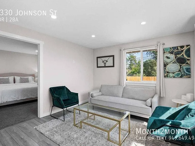 5330 Johnson St — Photo 7