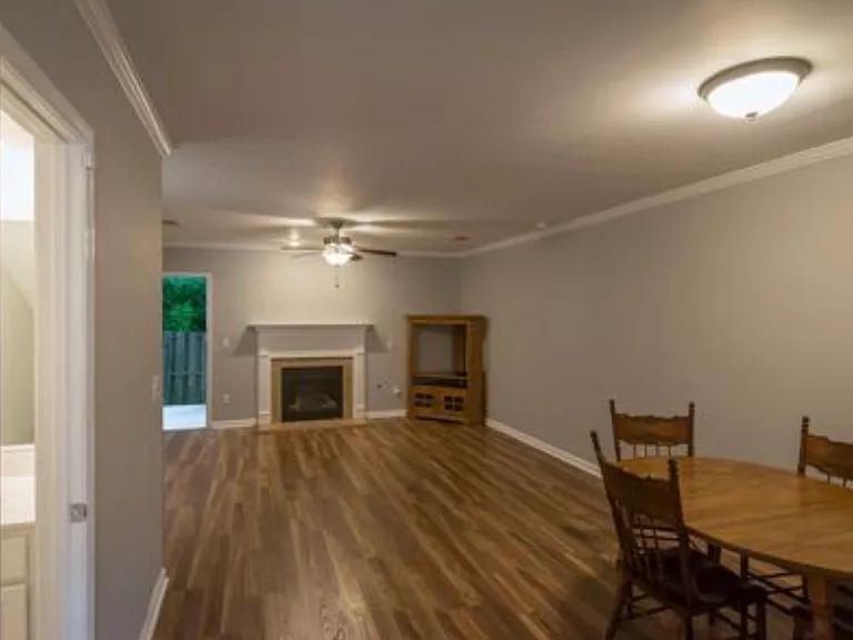 2 Magnolia Glen Ln #2 — Photo 4