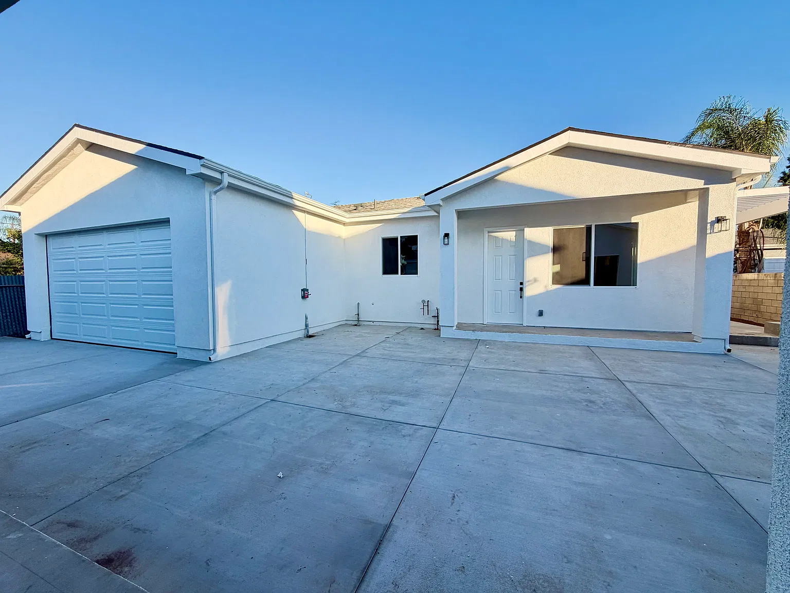3 bed, 1199 sqft, $3,500 — Photo 1