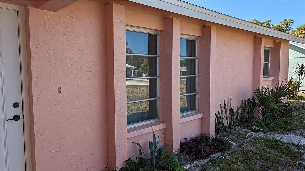 2 bed, 2.0 bath, 1058 sqft, $4,650 — Photo 4