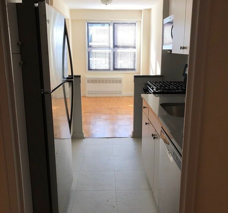1st image of 9801 67th Ave APT 9U