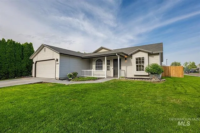 4 bed, 1388 sqft, $2,250 — Photo 3