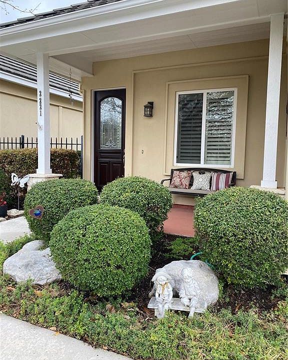 1st image of 2221 Garden Ct