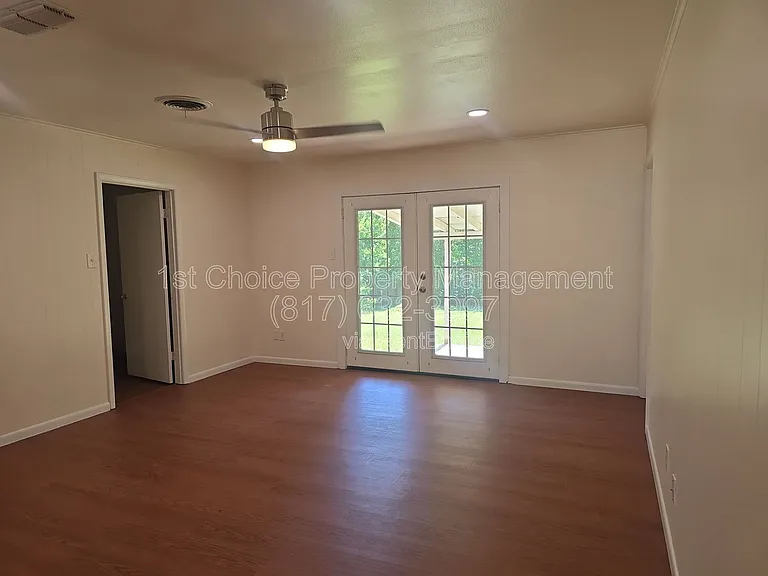 5621 Wedgworth Rd — Photo 5
