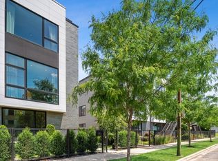 448 W Oak St, Chicago, IL 60610