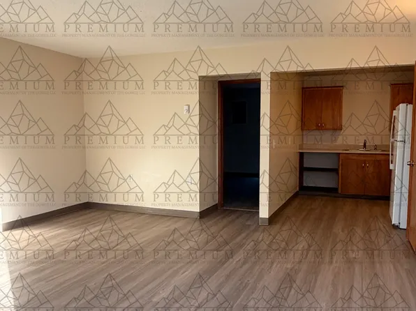 Crown Plaza Apartments, 1700 E 9th St APT 11, The Dalles, OR 97058