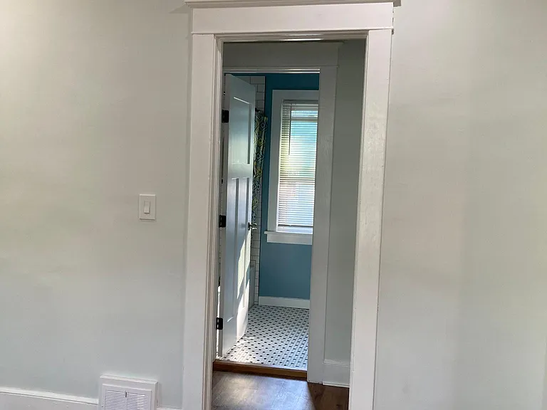 49 Saratoga Ave — Photo 10