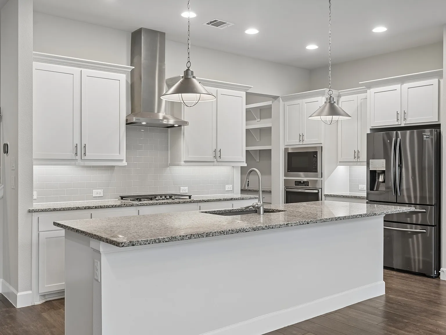 3 bed, 2.5 bath, 2489 sqft, $3,800 — Photo 4