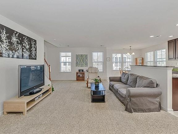 4th image of 32450 Killdeer Dr