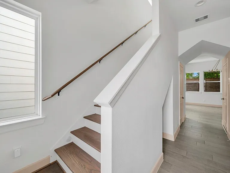 9551 Neuens Rd #B — Photo 11