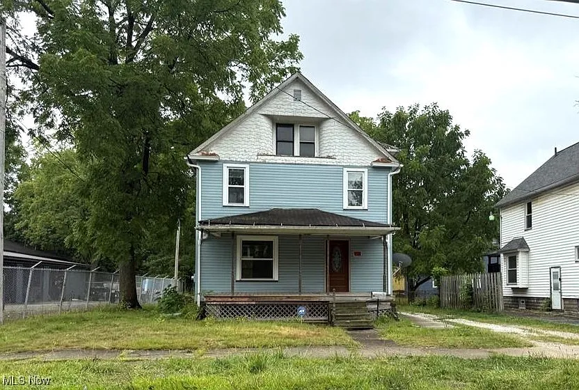 524 Washington St NE photo 1