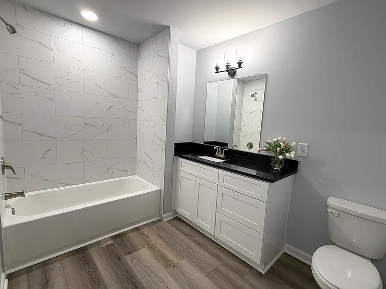 Somerset Apartments — Photo 7