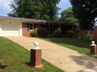 491 E Oak St, Marion, NC 28752