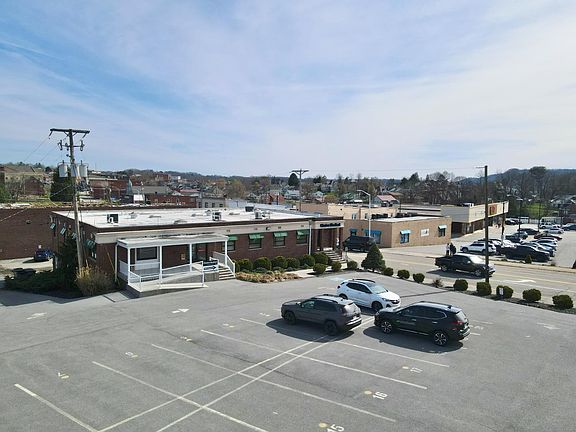 3rd image of 1330 Mercer St