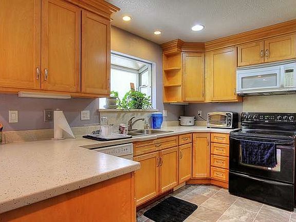 5th image of 1615 W Kavanagh Ave