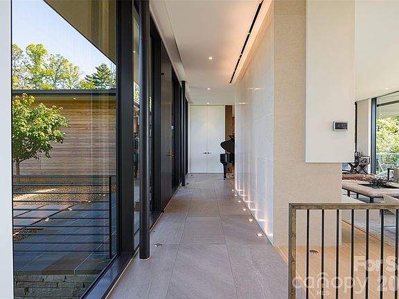 4th image of 353 Retreat Ridge Way