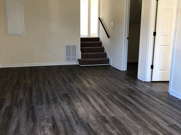 5th image of 4011 Jamestown Dr