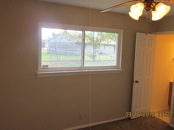 2nd image of 321 Eastmanor Cir