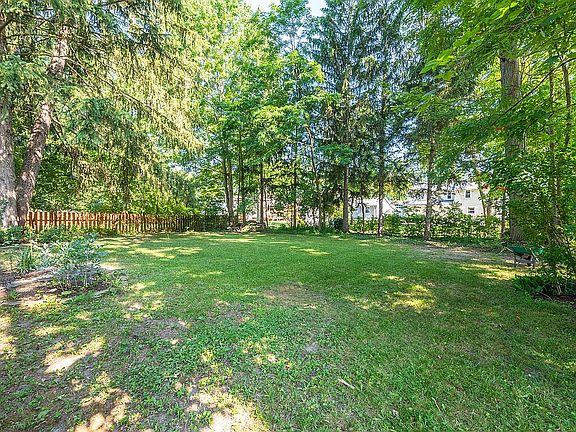 5th image of 22740 Haber Dr