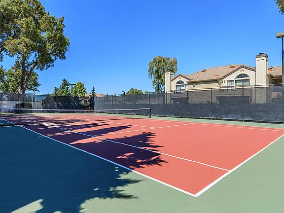 4th image of 2201 Oak Hills Cir #69