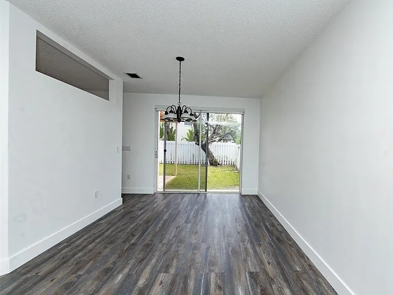 3375 SW 181st Ter — Photo 10