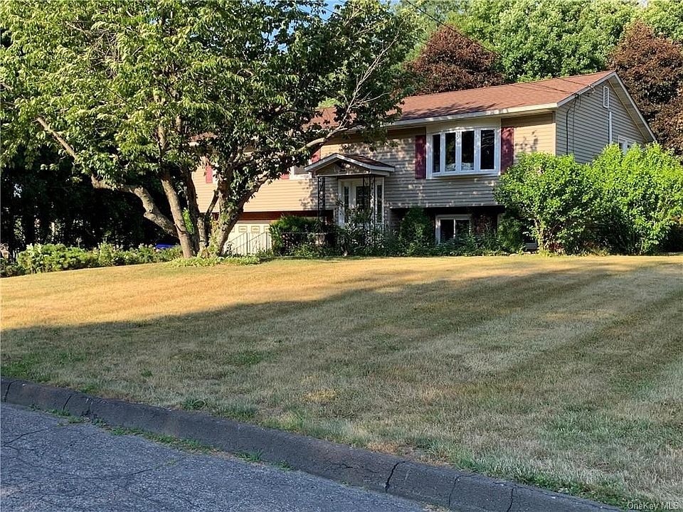 1st image of 3 Charlile Cir