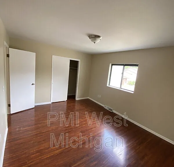 6081 In The Pines Dr SE — Photo 17