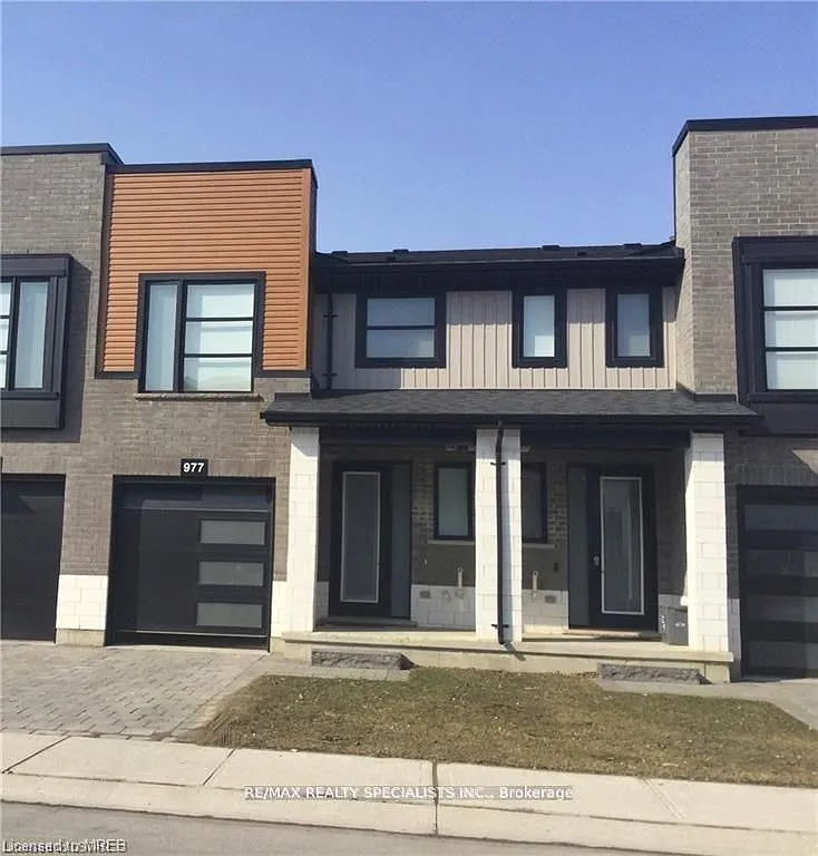 3 bed, $2,700 — Photo 1
