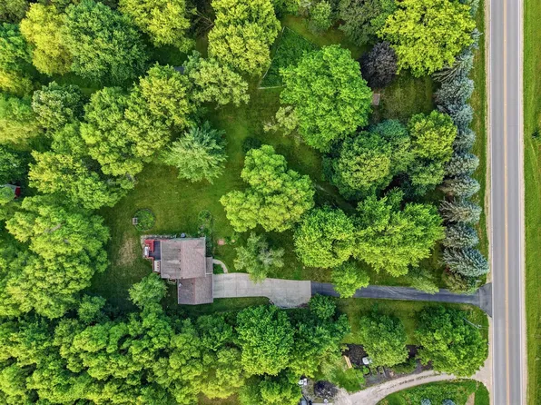 504 County Rd N, Stoughton, WI 53589
