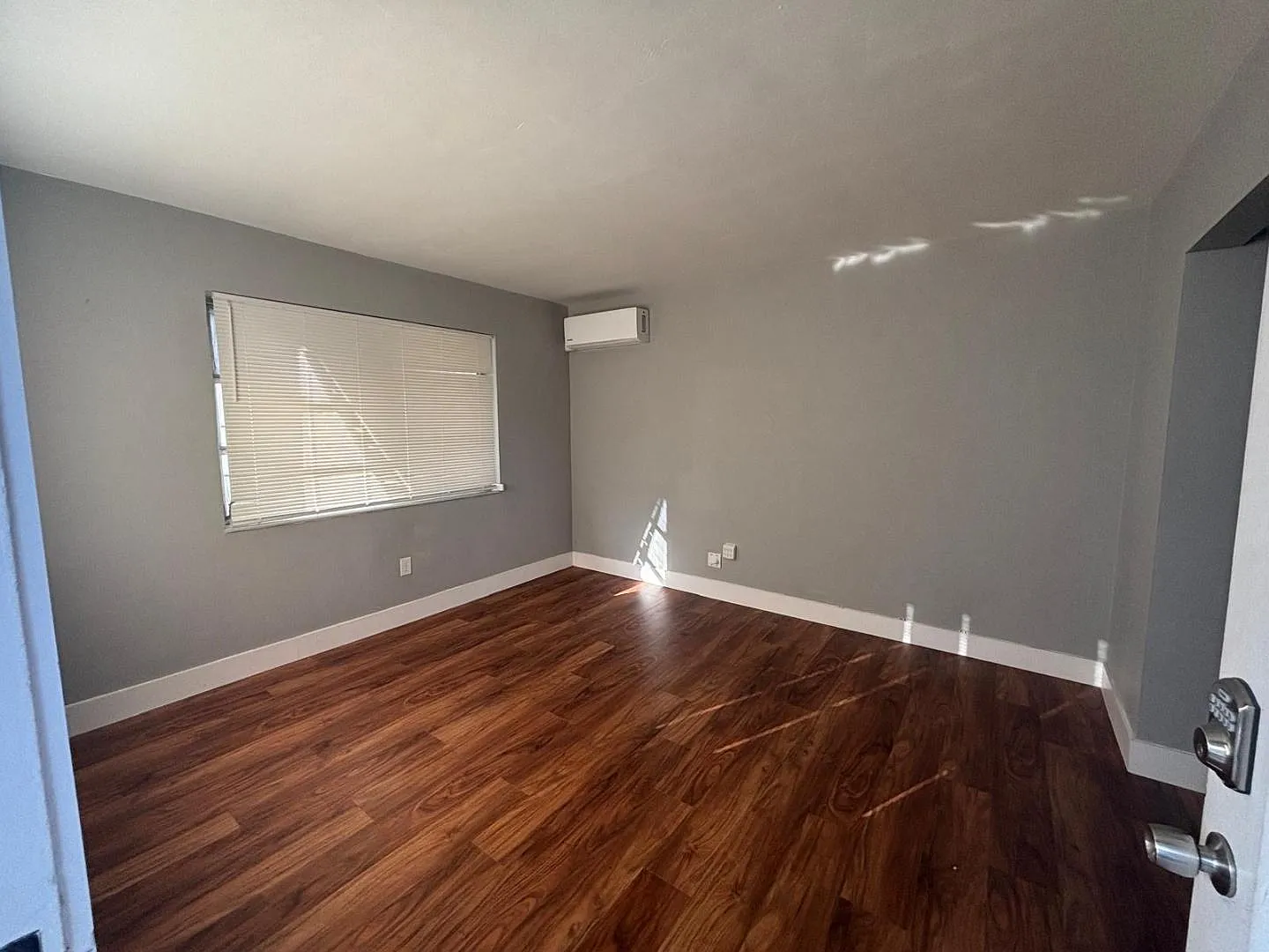 15 Esplanade DR - 15C — Photo 2