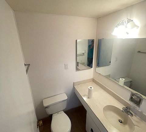 5th image of 3701 S George Mason Dr Unit 611N