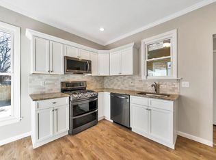 37 McKnight St, Springfield, MA 01109