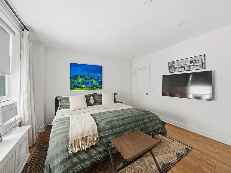 50 E 72nd St #10B — Photo 15