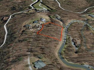 000 Indian Cave Park Rd, Hendersonville, NC 28739