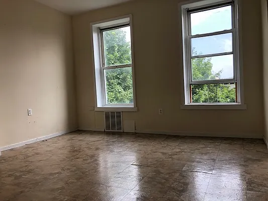 Rented by EXR | media 2