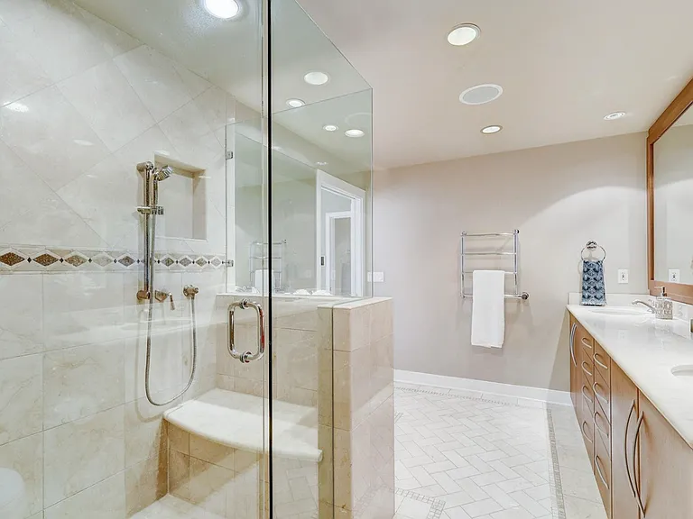 700 W Harbor Dr W #2902 — Photo 44