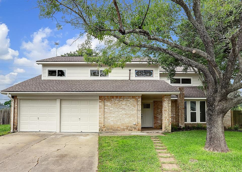 WOW WOW WOW! This home is a SHOWSTOPPER! Completely updated 5 bedroom home, on an oversize cul de sac lot, backing to Mason Creek Trail! You will not be disappointed in this beautiful home! Beautiful mature trees in the front and back! Double pane wi