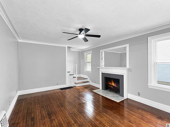 4th image of 303 W Jefferson St
