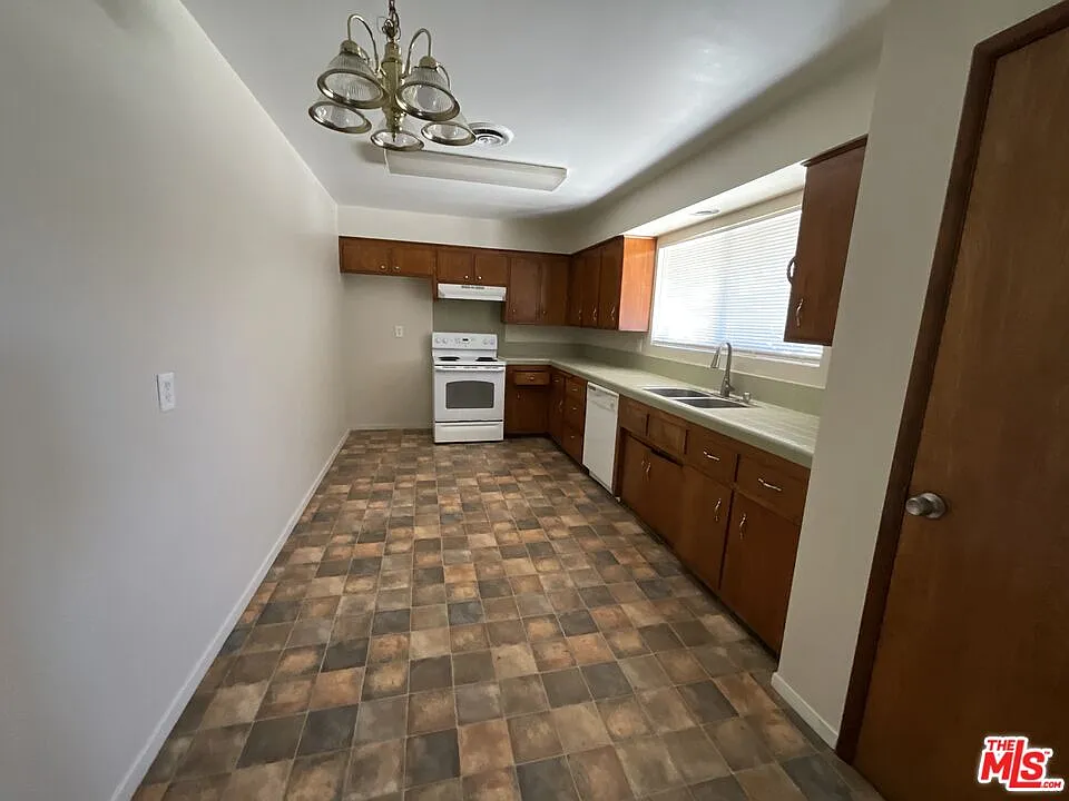 2 bed, 900 sqft, $1,395 — Photo 4