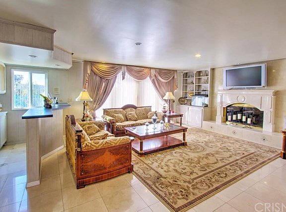 2nd image of 18361 Lake Encino Dr