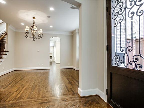 5th image of 3651 Asbury St