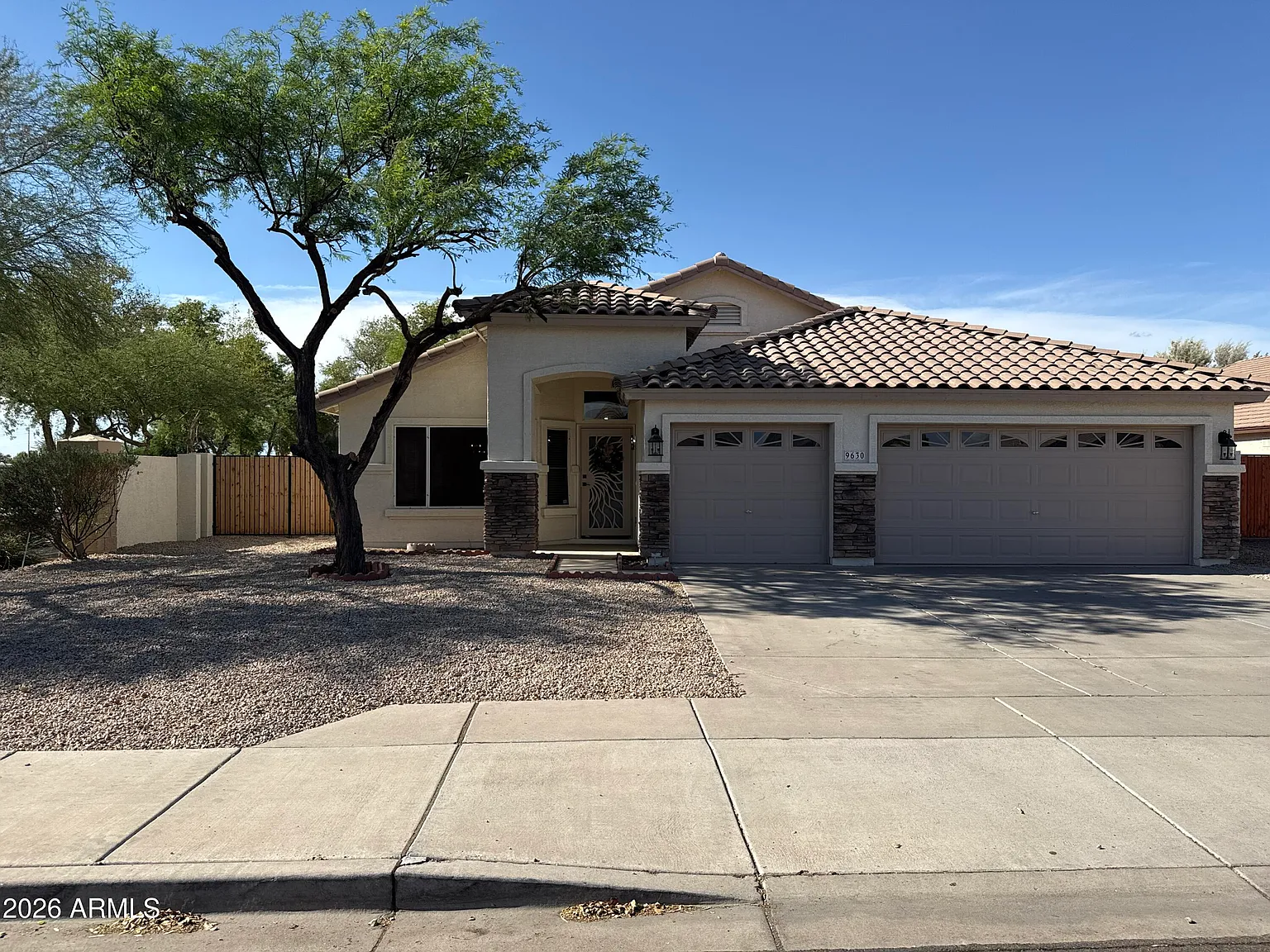 4 bed, 2.0 bath, 2057 sqft, $2,500 — Photo 1