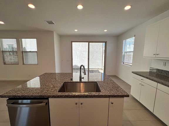 4th image of 16259 Sandpiper Ave
