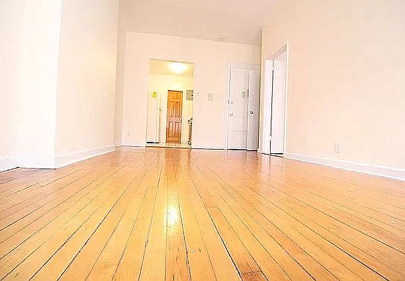 3rd image of 308 W 109th St APT 8